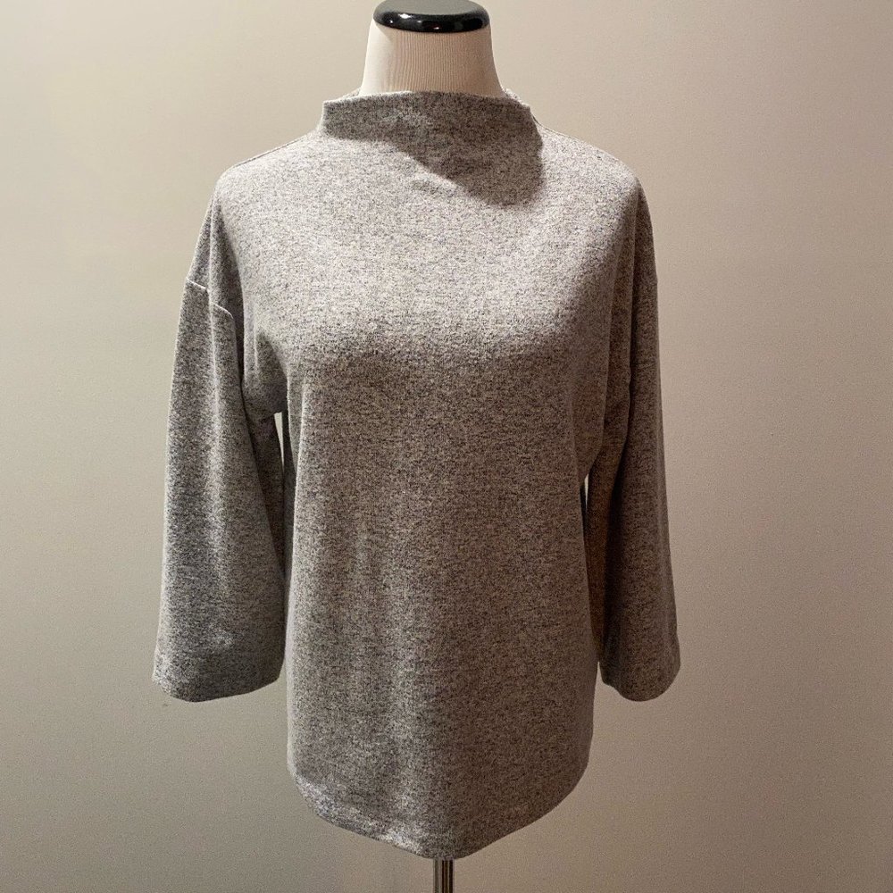 Banana Republic grey 3/4 sleeve top
